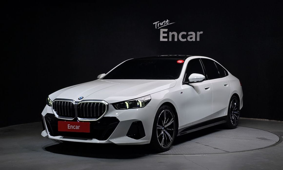 BMW 5-Series 2024