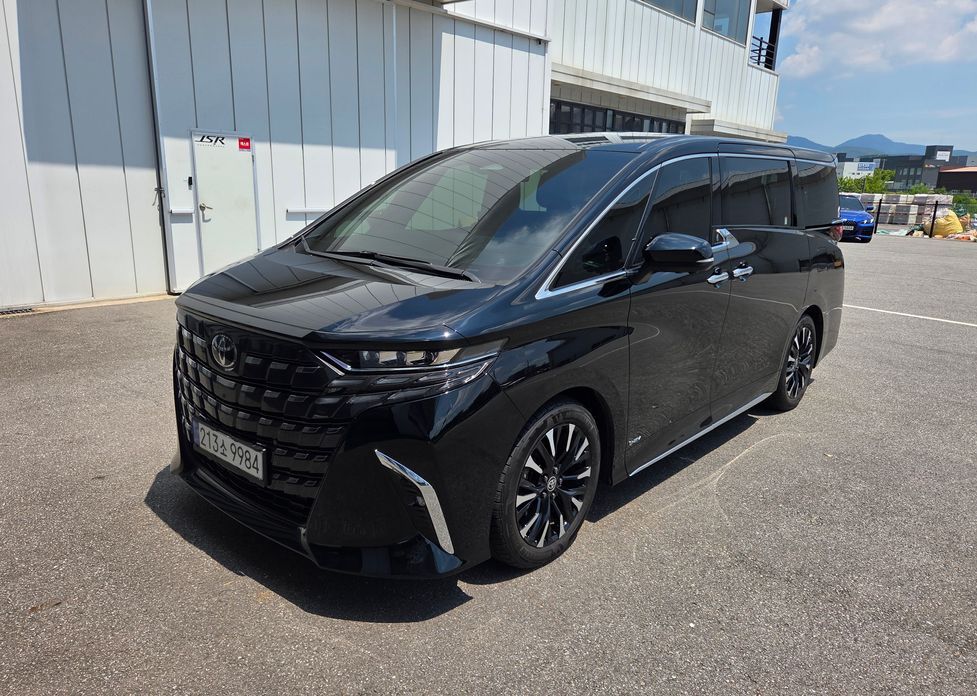 Toyota Alphard 2024