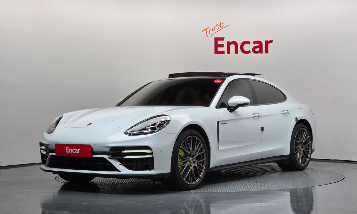 Porsche Panamera 2023