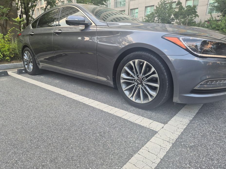 Hyundai Genesis 2016