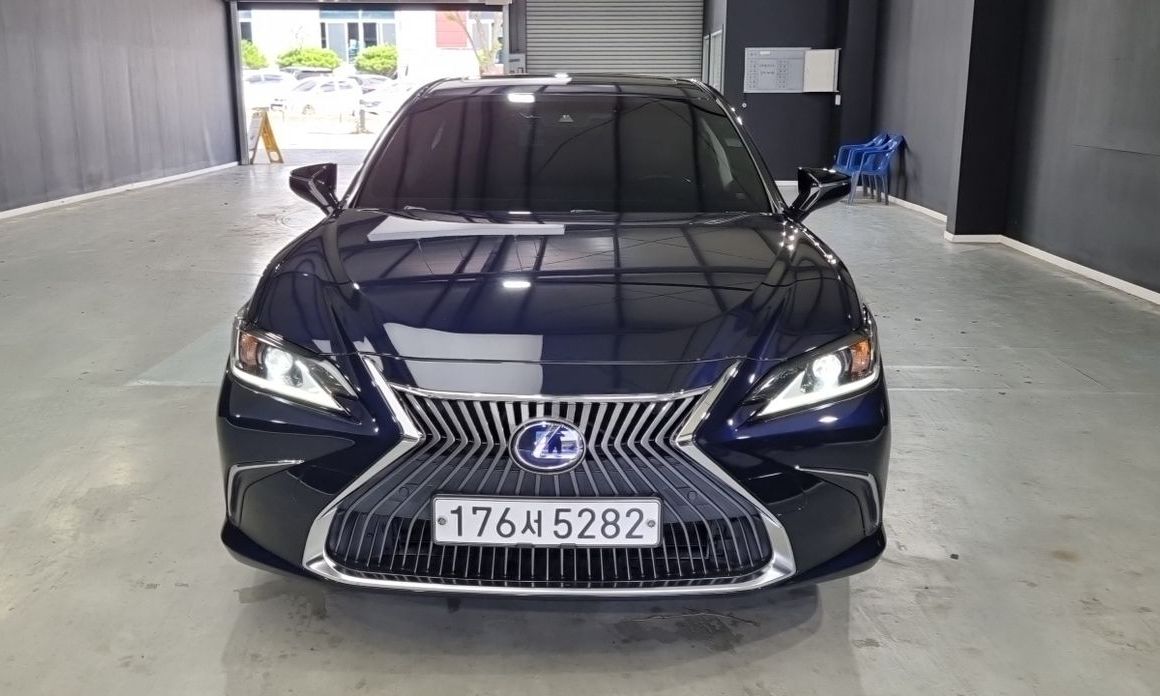 Lexus ES 2021