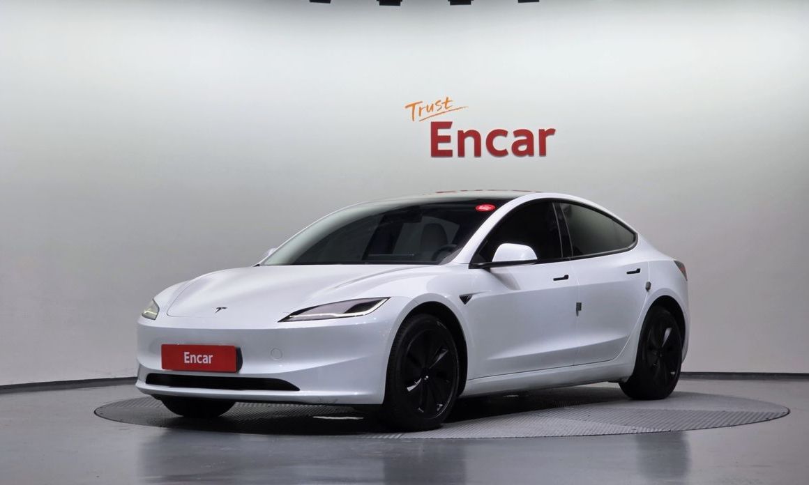 Tesla Model 3 2024