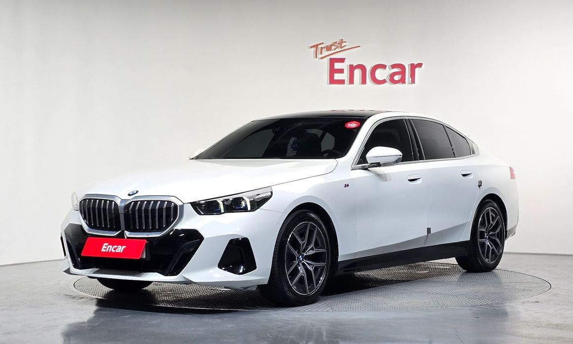 BMW 5-Series 2024