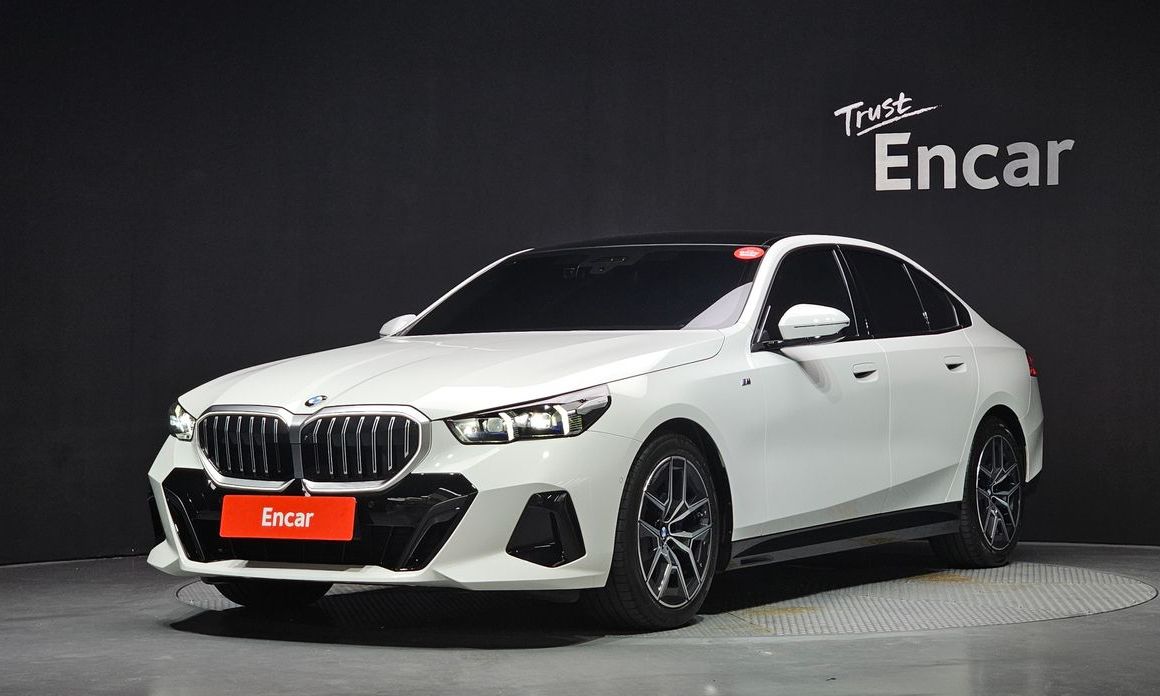 BMW 5-Series 2025