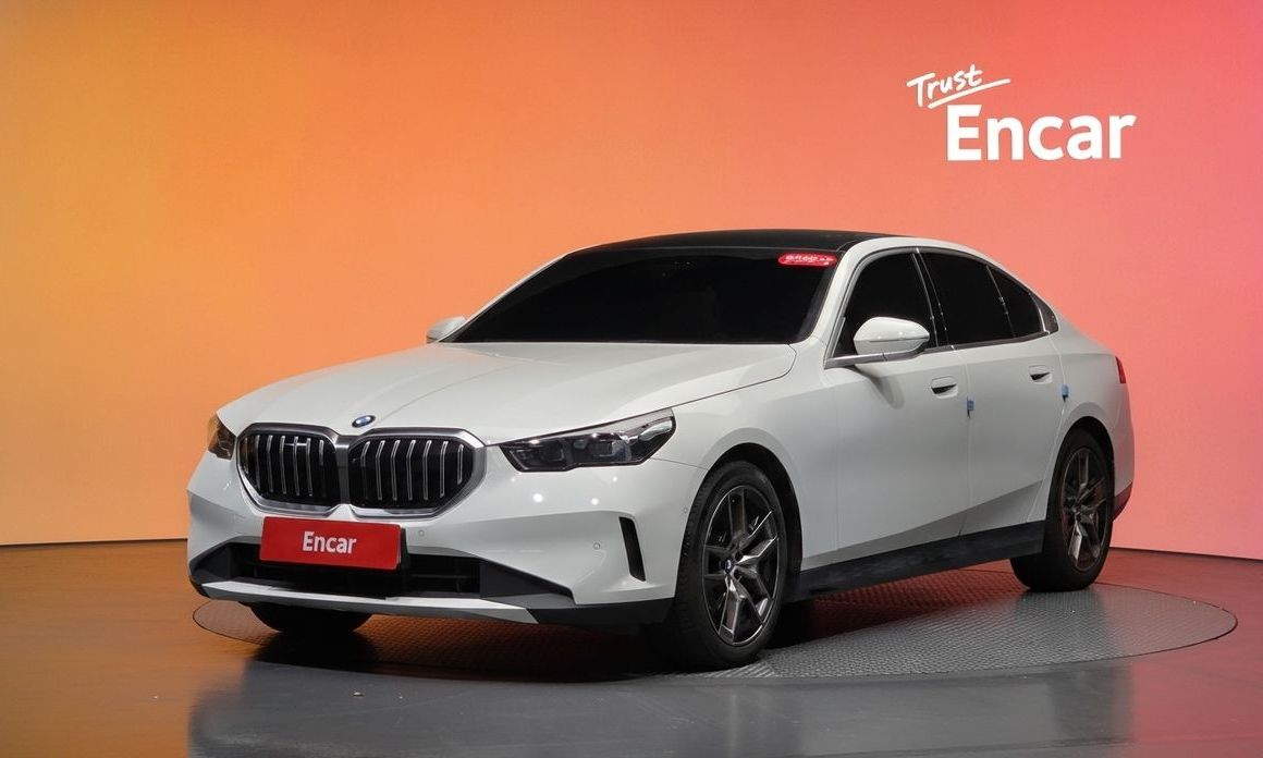BMW 5-Series 2024