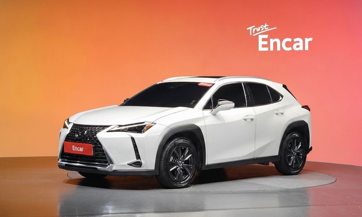 Lexus UX 2024