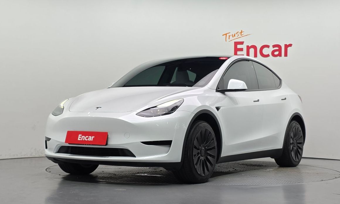 Tesla Model Y 2024