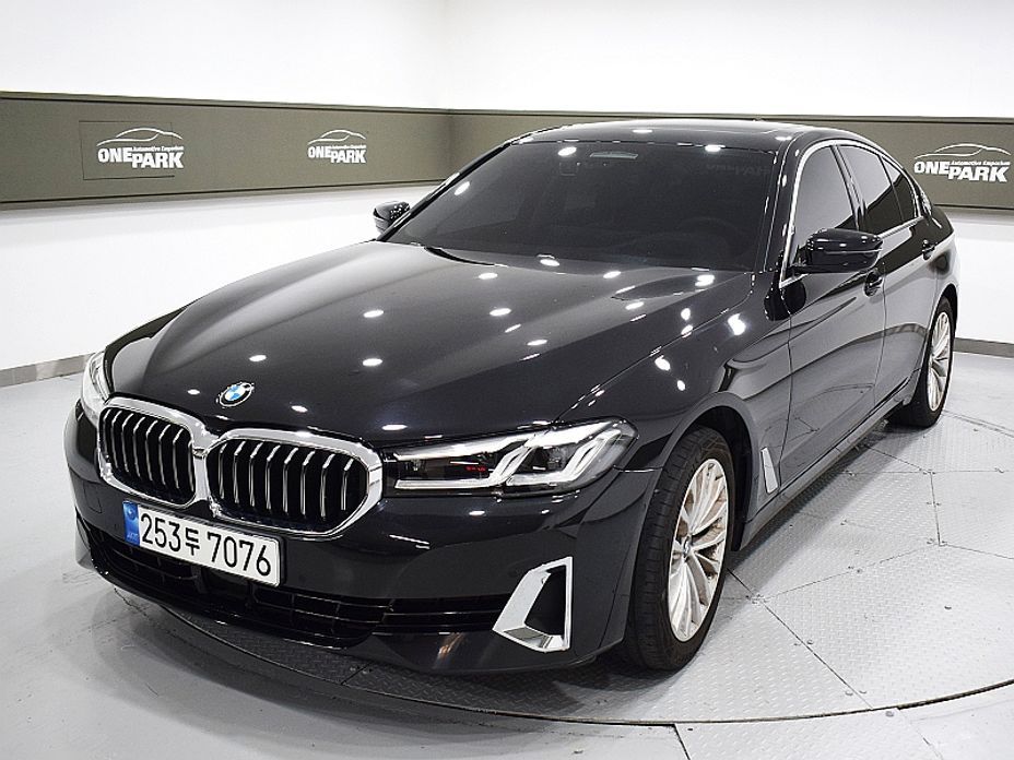 BMW 5-Series 2022