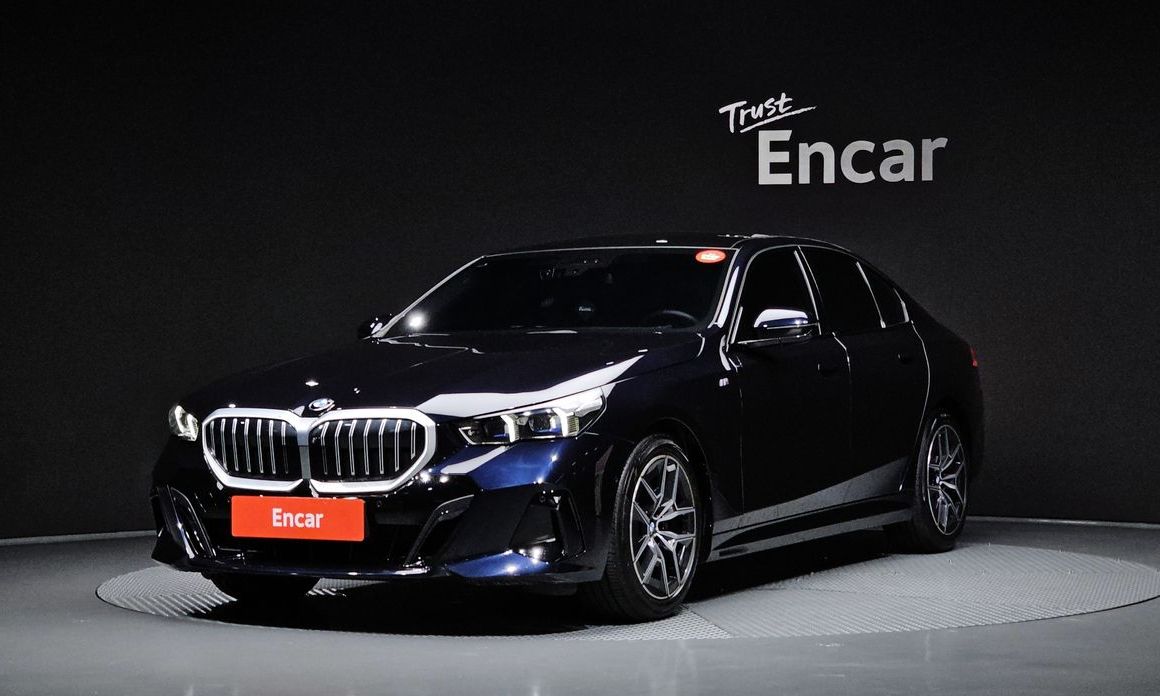 BMW 5-Series 2024