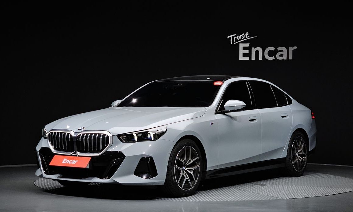 BMW 5-Series 2025