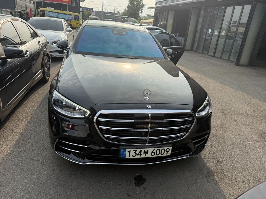 Mercedes-Benz S-Class 2021