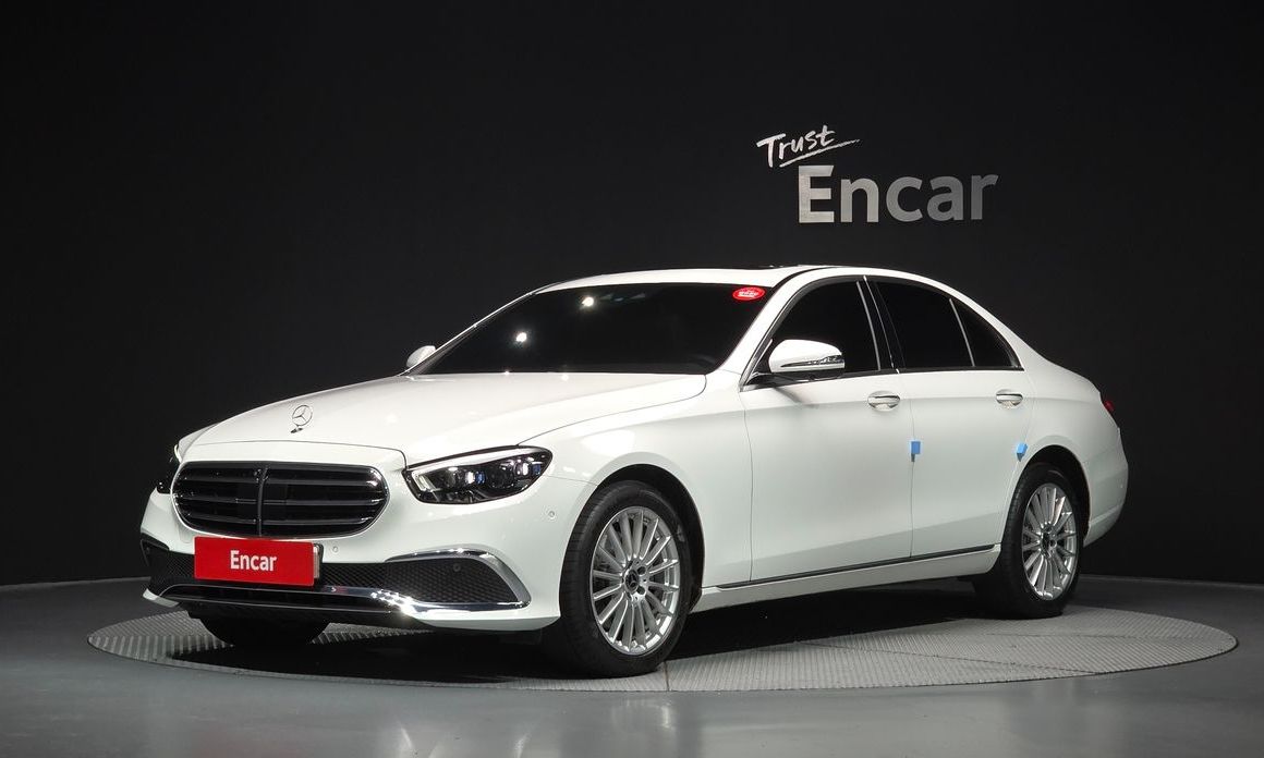 Mercedes-Benz E-Class 2023