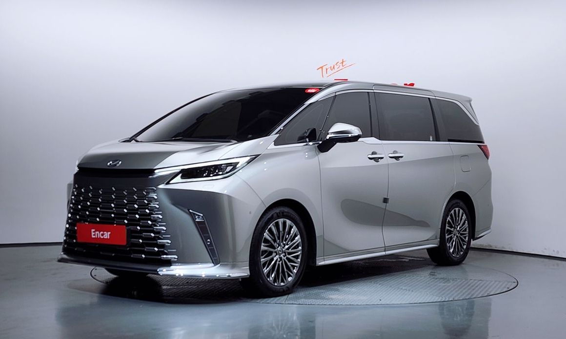 Lexus LM 2025