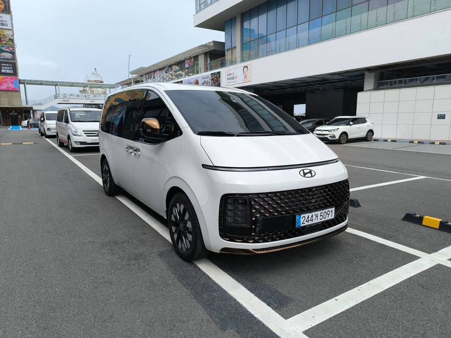 Hyundai Staria 2025