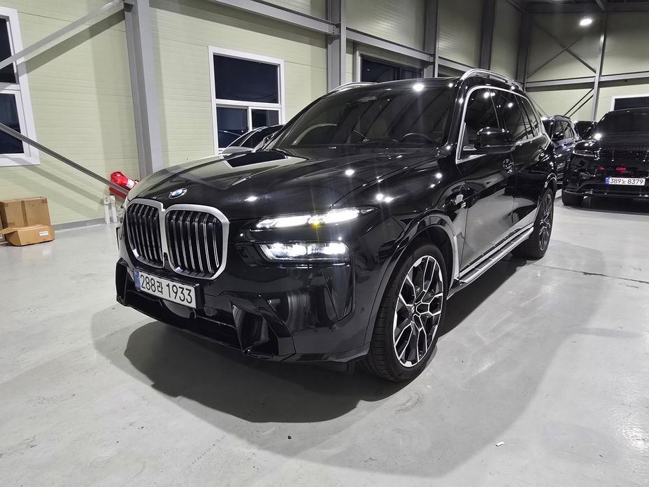 BMW X7 2025