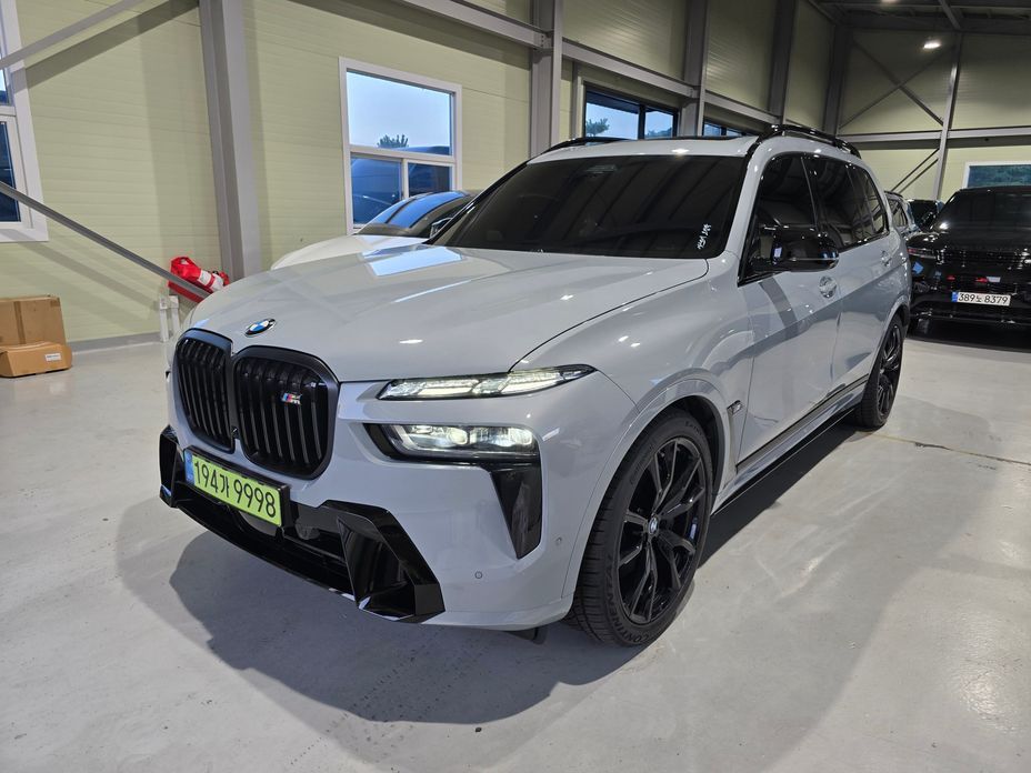 BMW X7 2025
