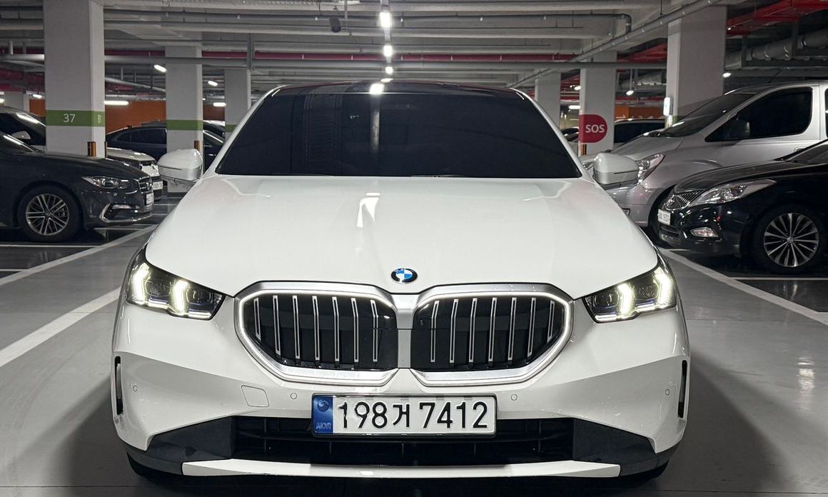 BMW 5-Series 2024