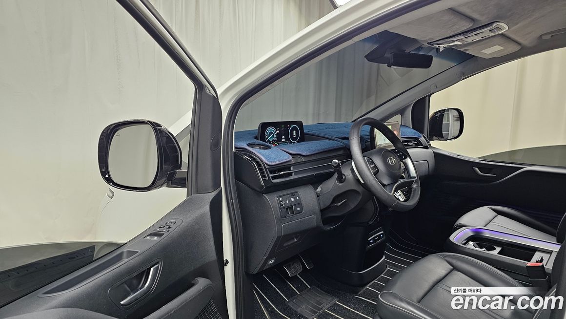 Hyundai Staria 2025