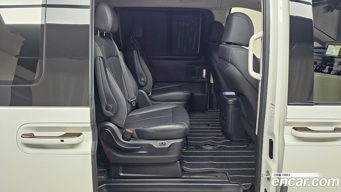 Hyundai Staria 2025