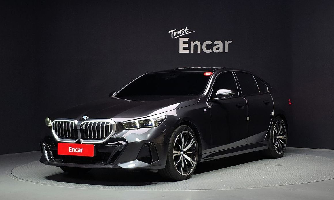 BMW 5-Series 2025