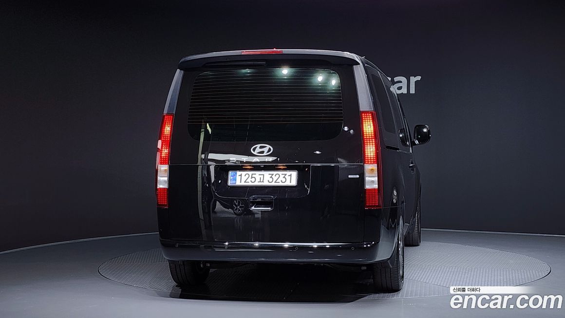 Hyundai Staria 2025