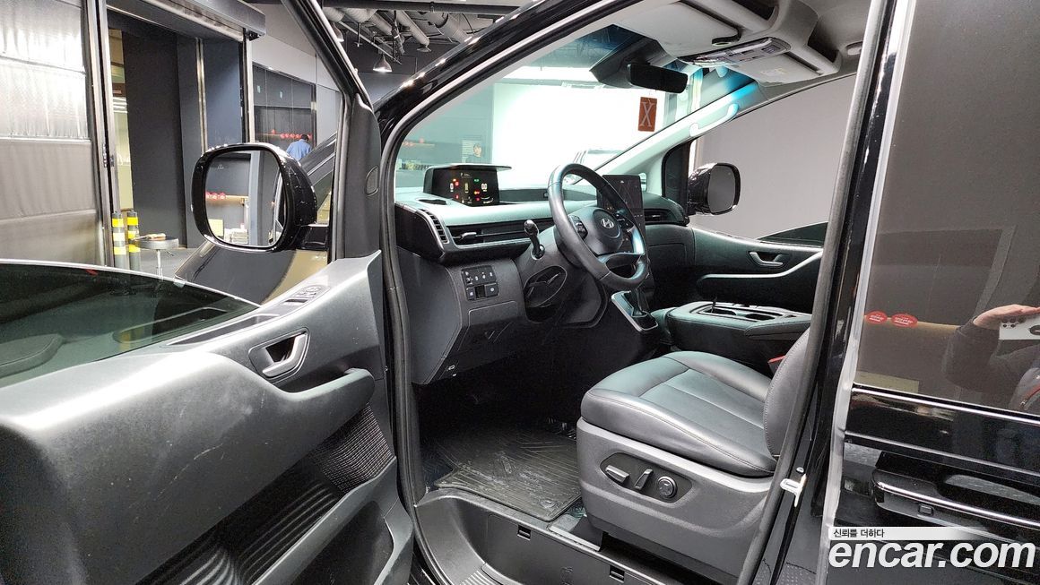 Hyundai Staria 2025