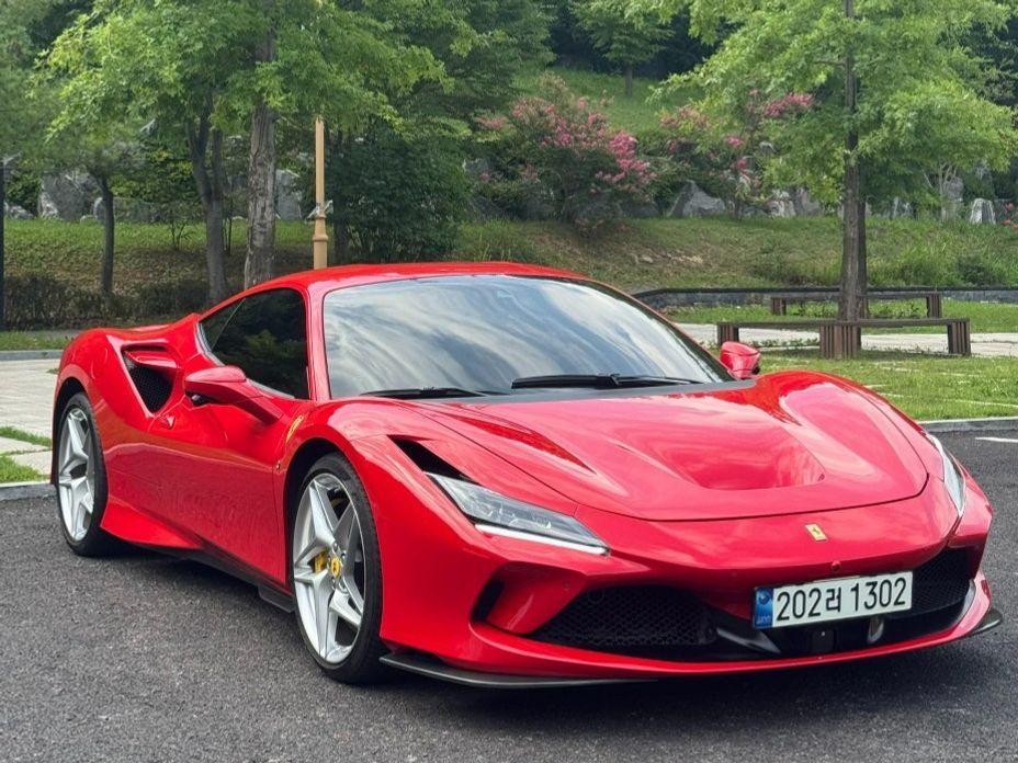 Ferrari F8 2022