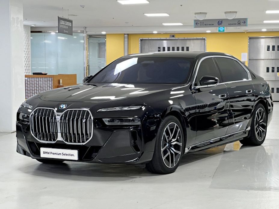 BMW i7 2024