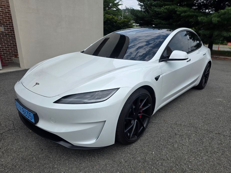 Tesla Model 3 2024