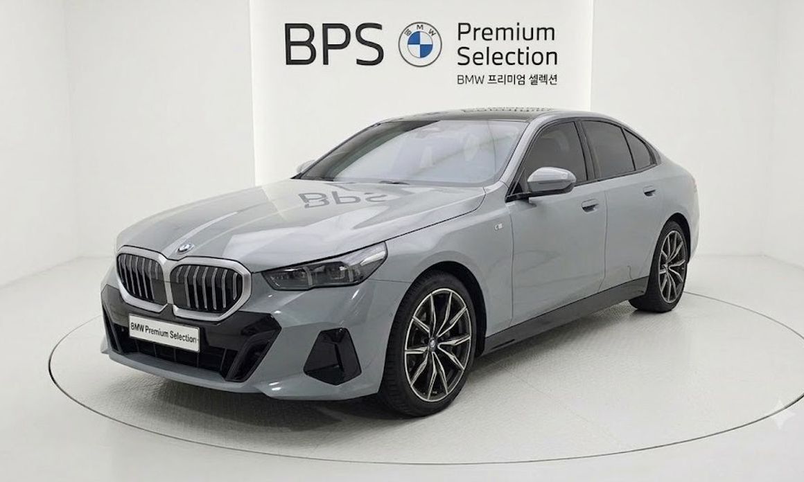 BMW 5-Series 2024