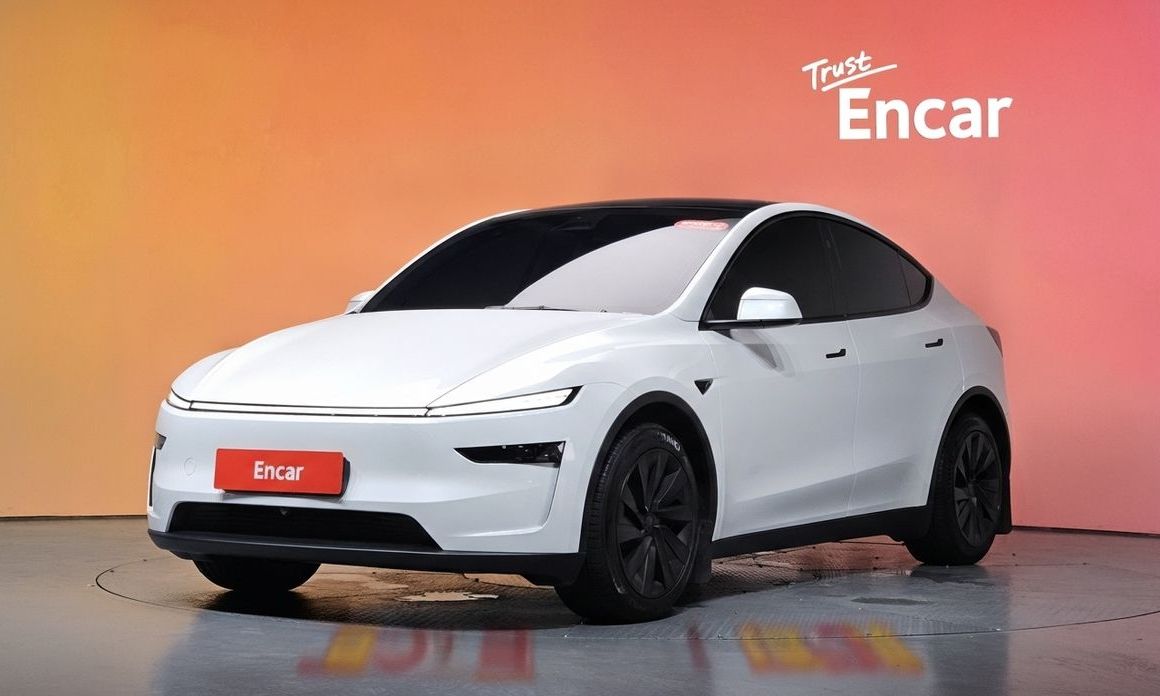 Tesla Model Y 2025