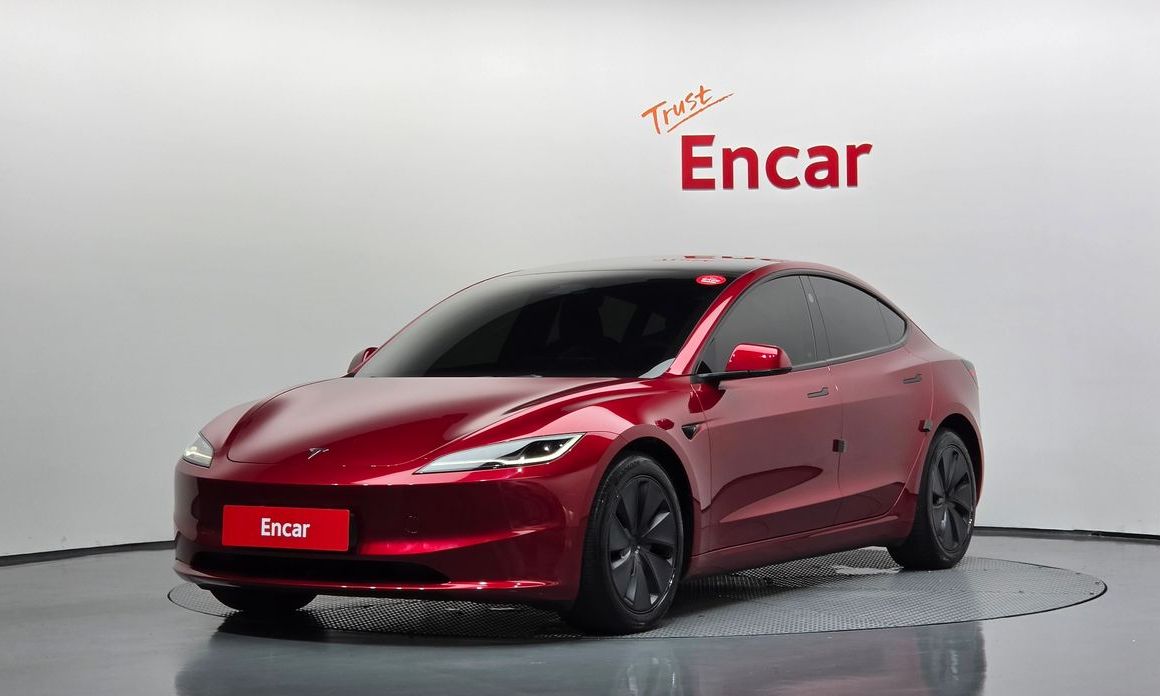 Tesla Model 3 2024