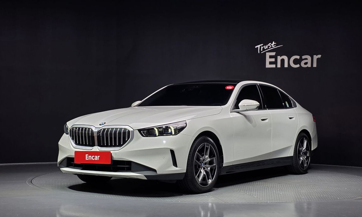 BMW 5-Series 2024