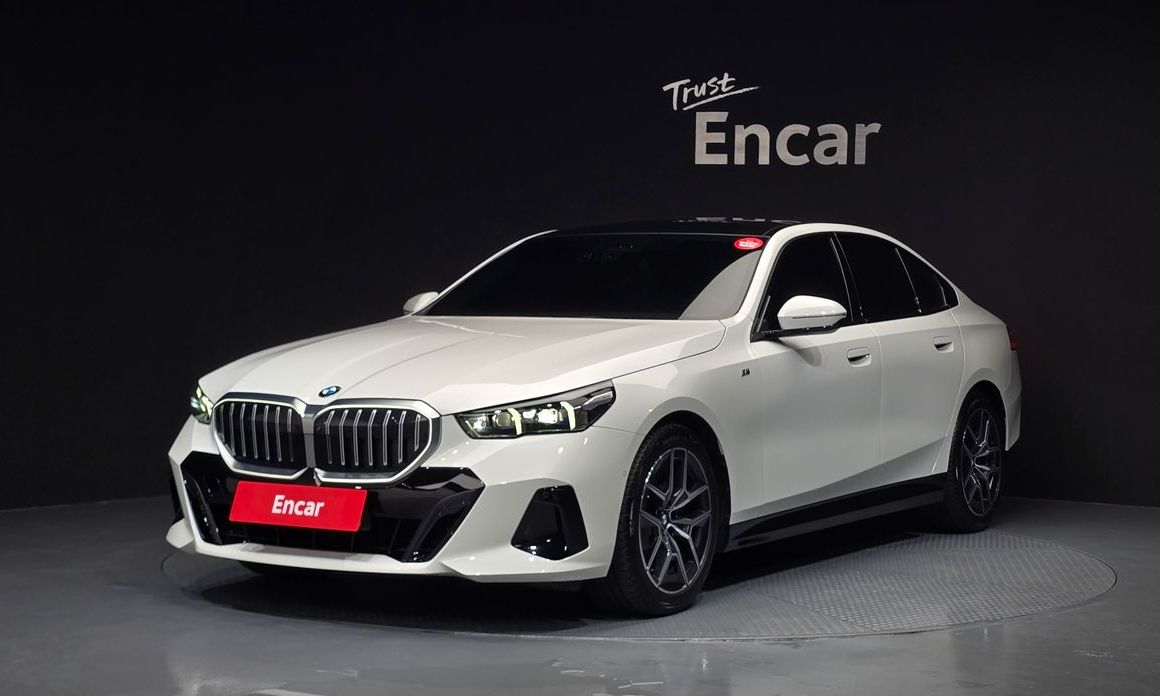 BMW 5-Series 2024