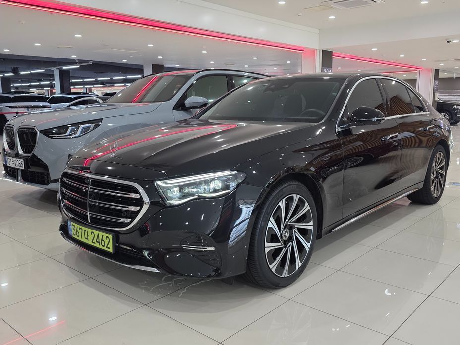 Mercedes-Benz E-Class 2024