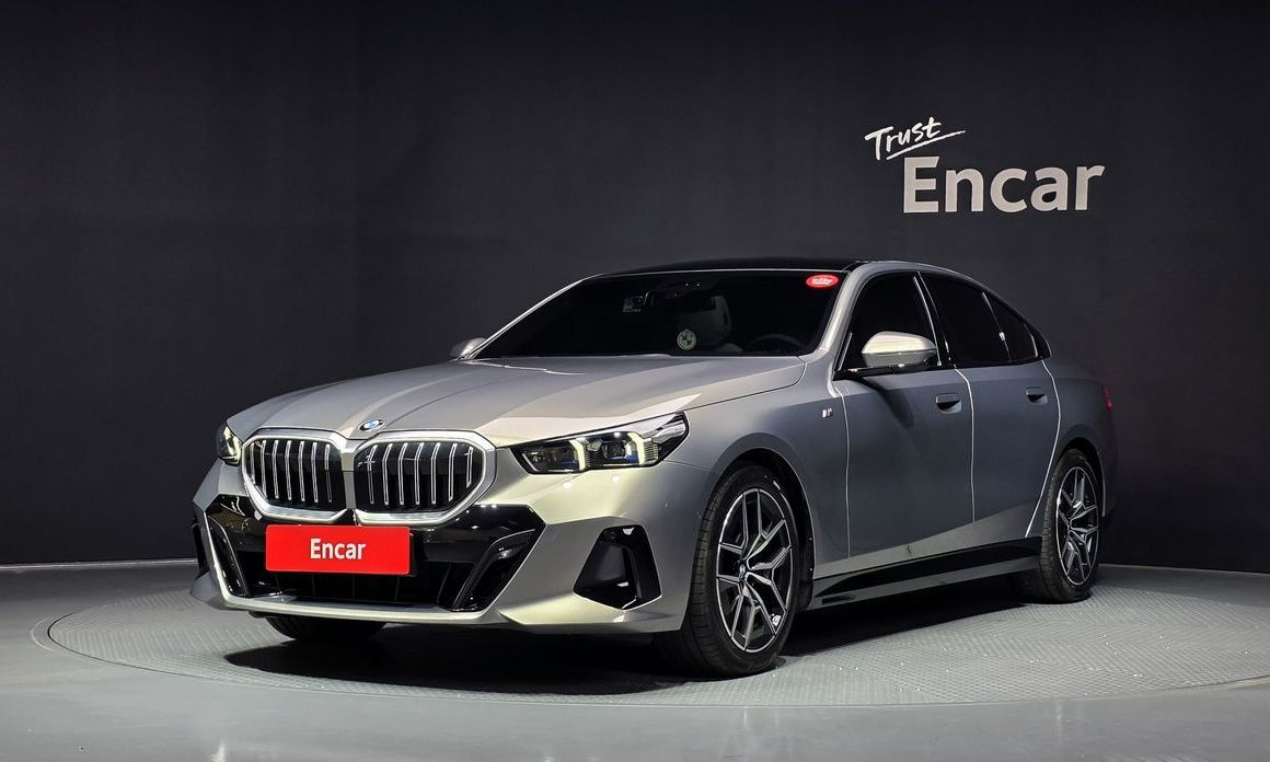BMW 5-Series 2025