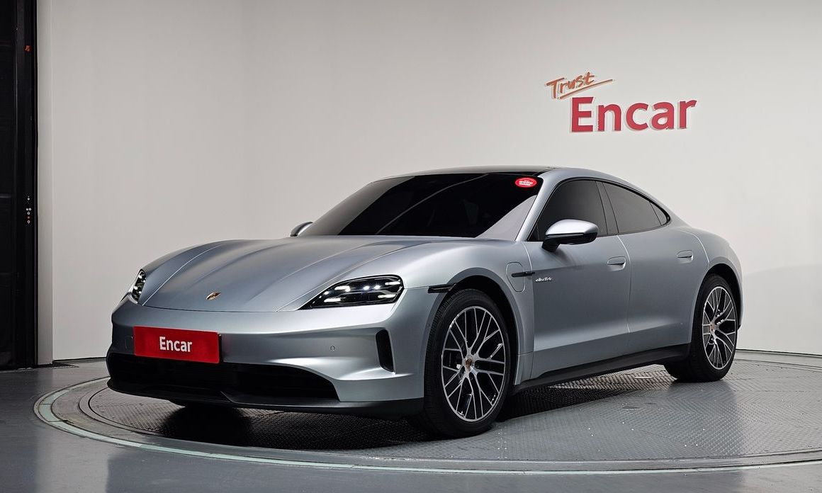 Porsche Taycan 2025