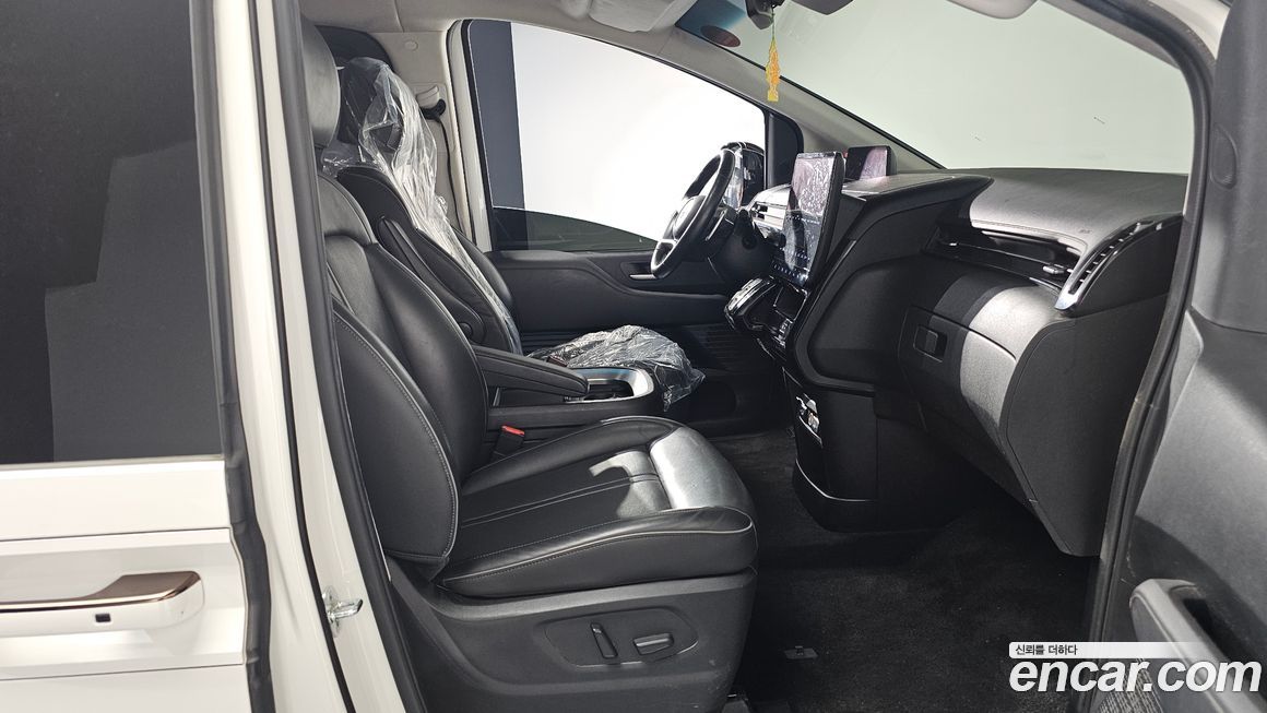 Hyundai Staria 2022