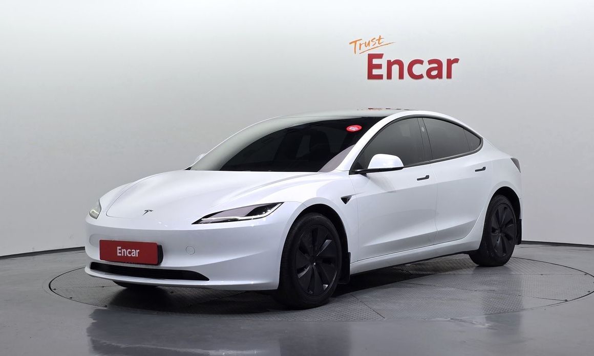 Tesla Model 3 2024