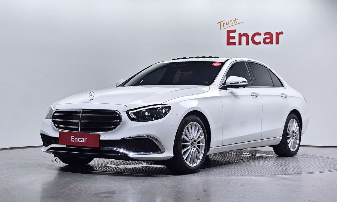 Mercedes-Benz E-Class 2023