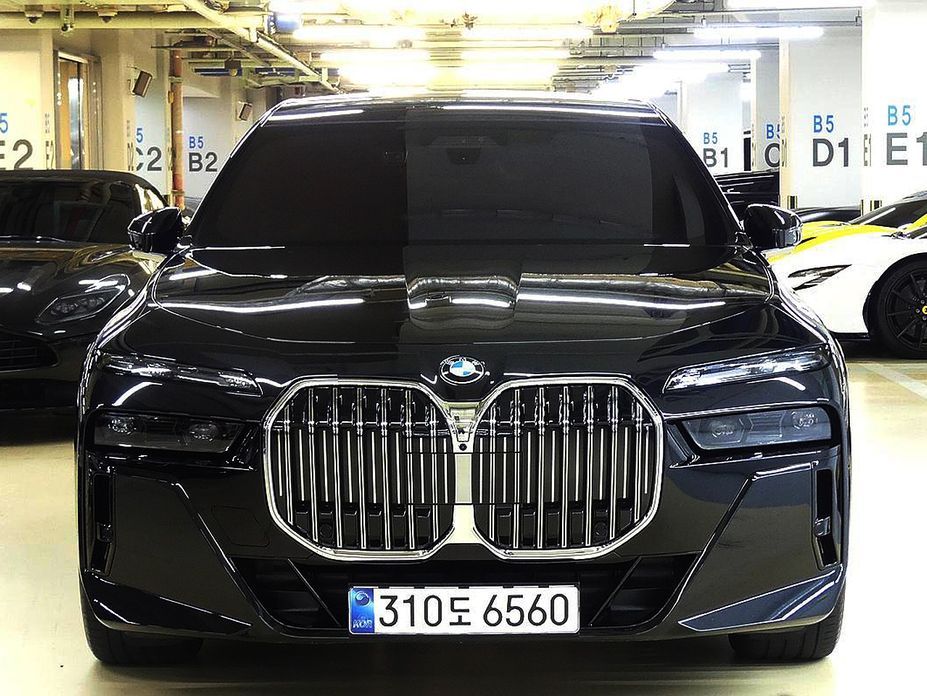 BMW 7-Series 2025