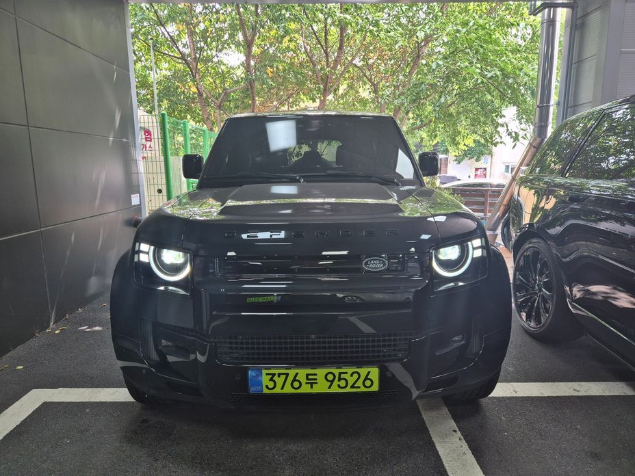 Land Rover Defender 2026