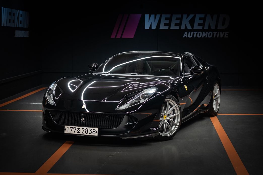 Ferrari 812 2021