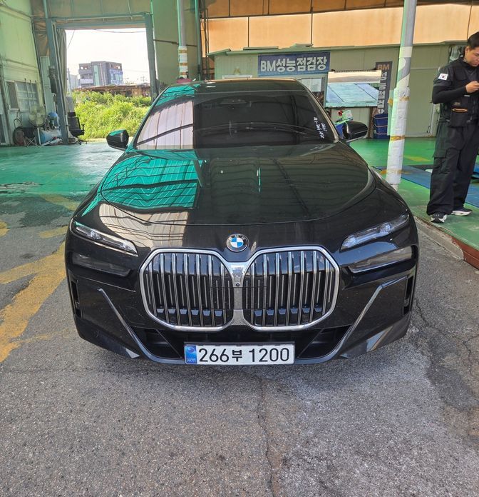BMW 7-Series 2025