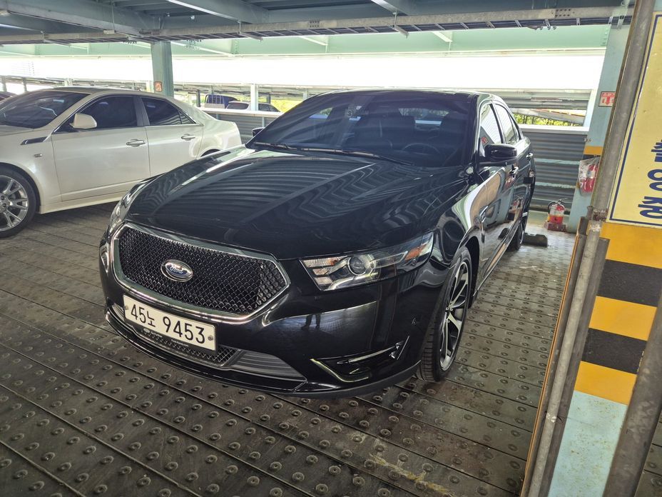 Ford Taurus 2015