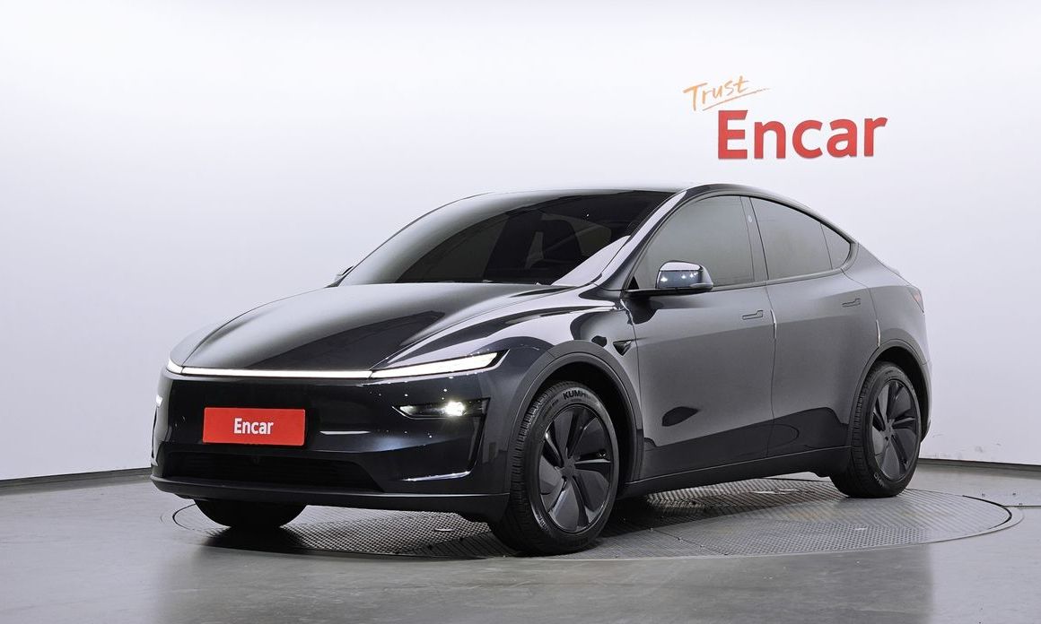 Tesla Model Y 2025