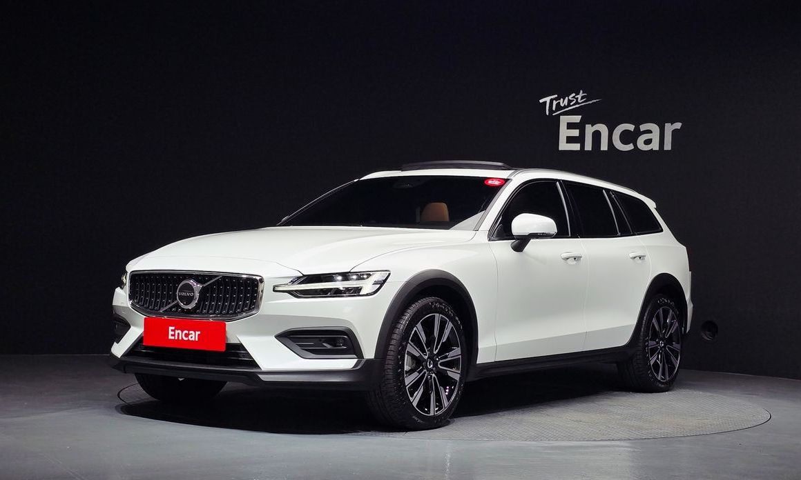 Volvo V60 2025