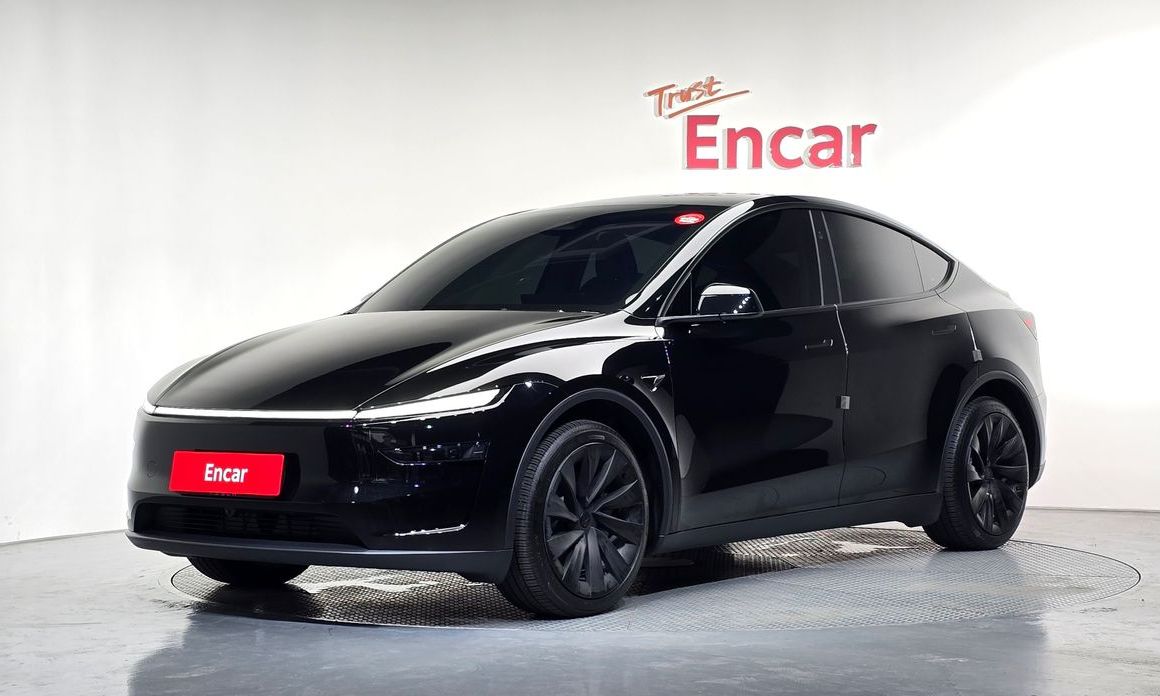 Tesla Model Y 2025