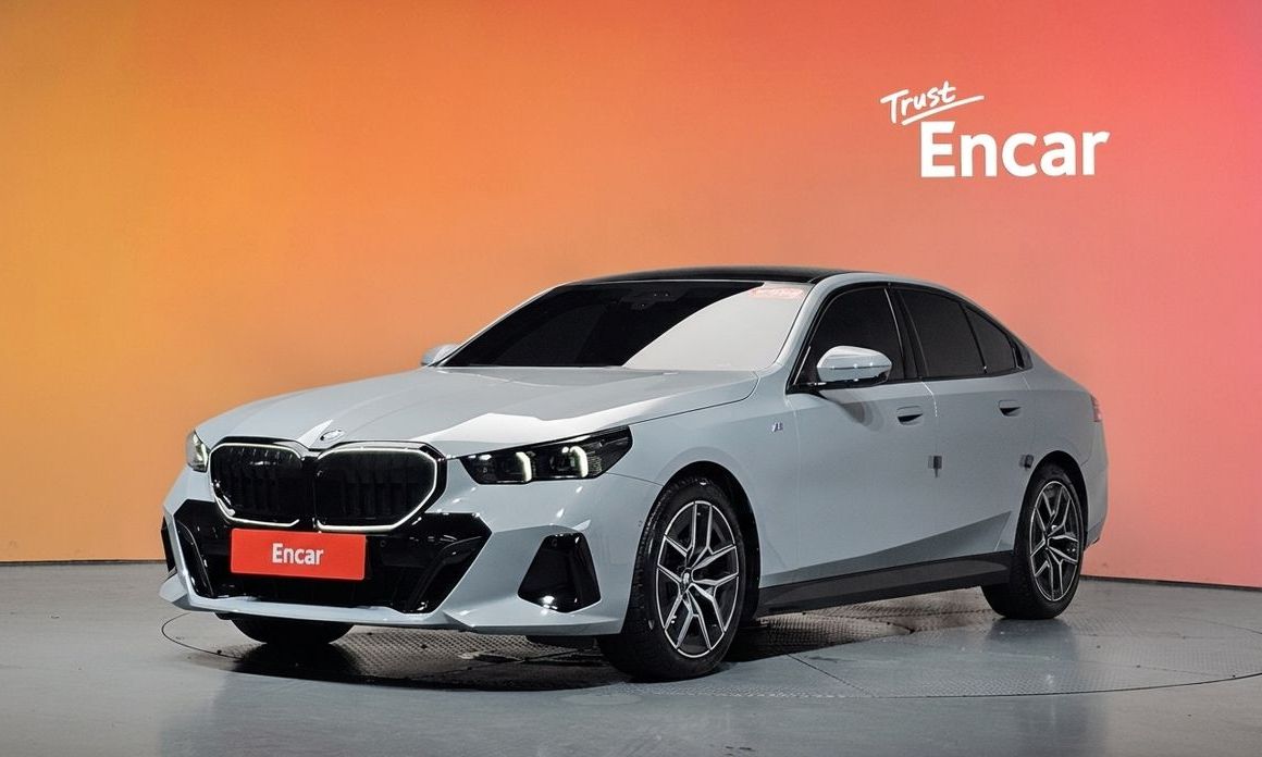 BMW 5-Series 2025