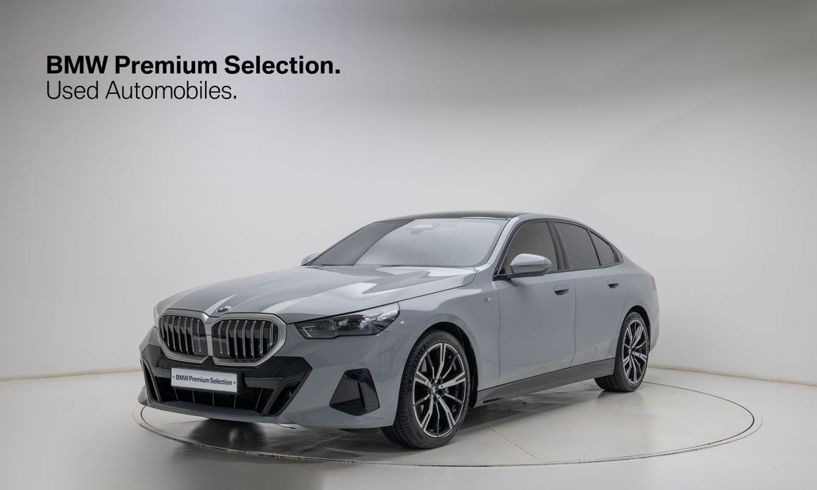 BMW 5-Series 2024